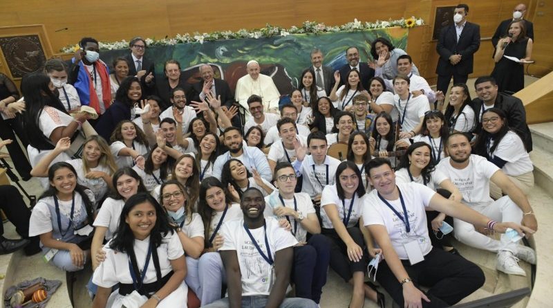 Papa Francesco  ha incontrato i giovani di Scholas Occurrentes in occasione del lancio del Movimento Educativo Internazionale