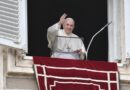 Il Papa: il nostro Dio è comunione d’amore: così ce lo ha rivelato Gesù