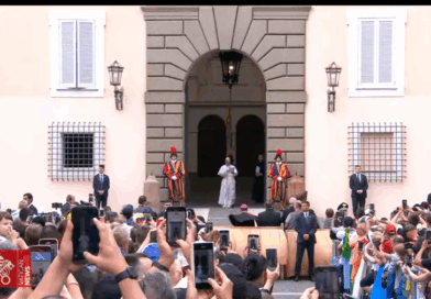 Il Papa all’Angelus: Agire nella verità costa, perché nel mondo c’è chi sceglie la menzogna